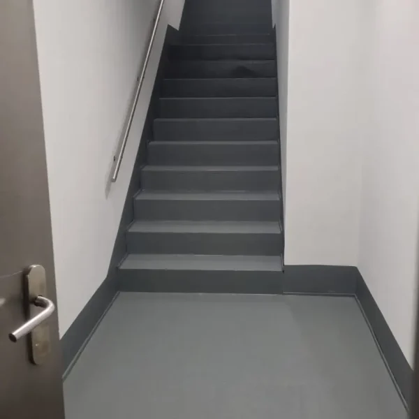 Multicapa pavimento escalera